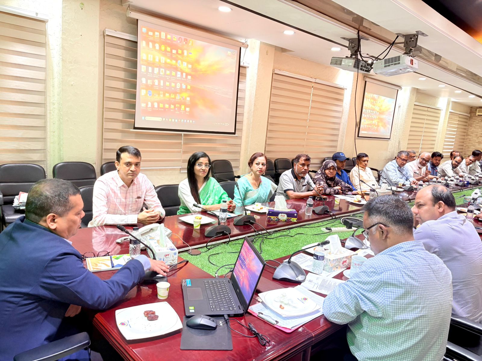 সরকারের রাজস্ব আহরন প্রক্রিয়াকে সহজিকরন ও করদাতা বান্ধব করতে  “সুশাসন ও আধুনিক ব্যবস্থাপনা কাঠামো”–এর আওতায়  গণশুনানী অনুষ্ঠিত হয়।